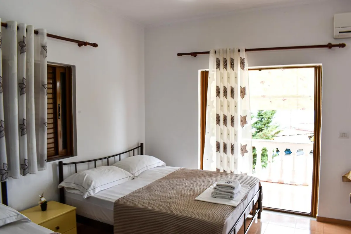 Bright double room with balcony access